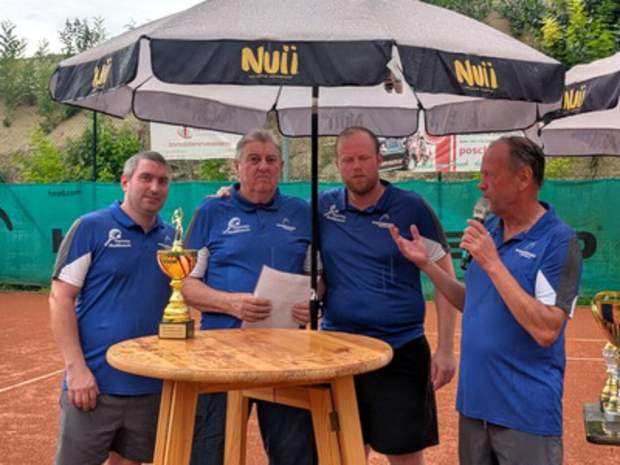 Goldenes Ehrenzeichen für Richard Weiß